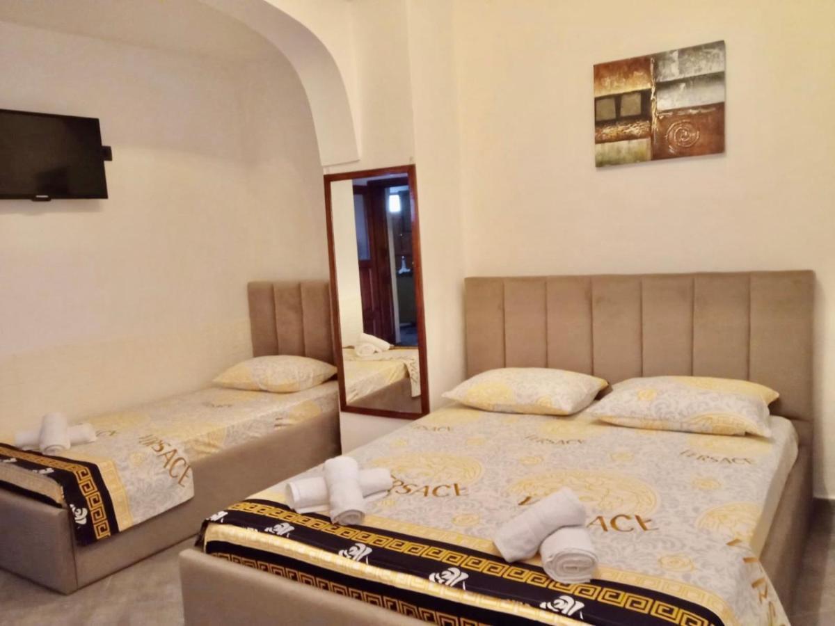 Fati Guest House Durrës 外观 照片