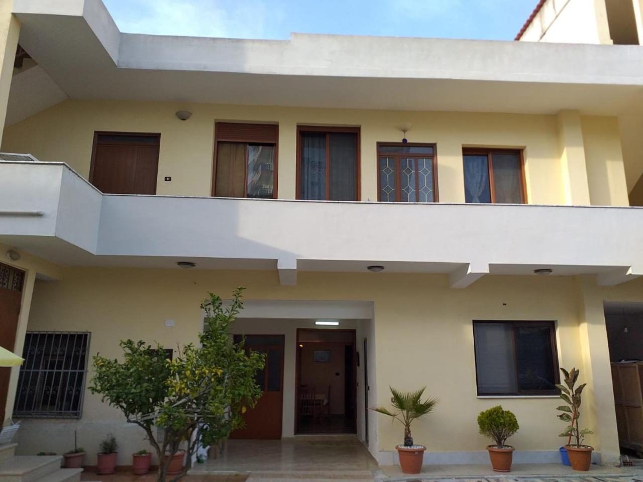 Fati Guest House Durrës 外观 照片